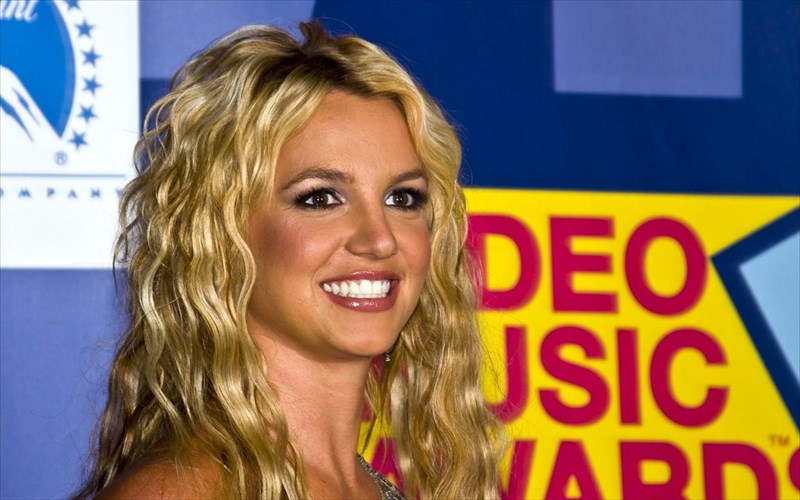 sti-gallia-i-proti-ekthesi-zografikis-tis-britney-spears-proti-ekthesi-zografikis-tis-britney-spears