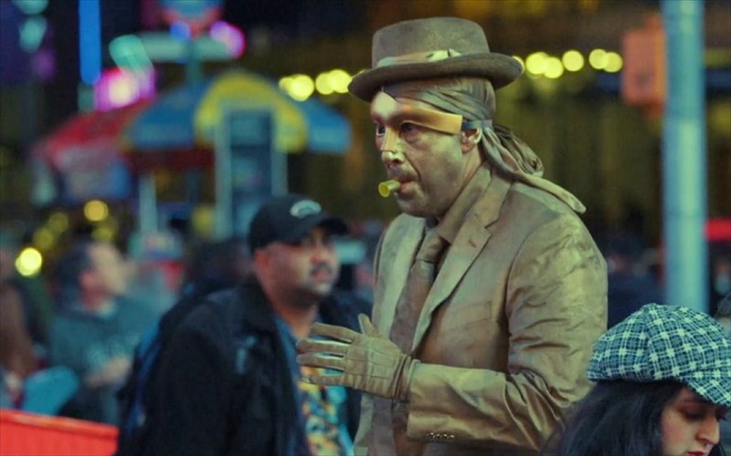 nea-sunergasia-mikrou-mikous-metaksu-adam-sandler-kai-adelfon-safdie