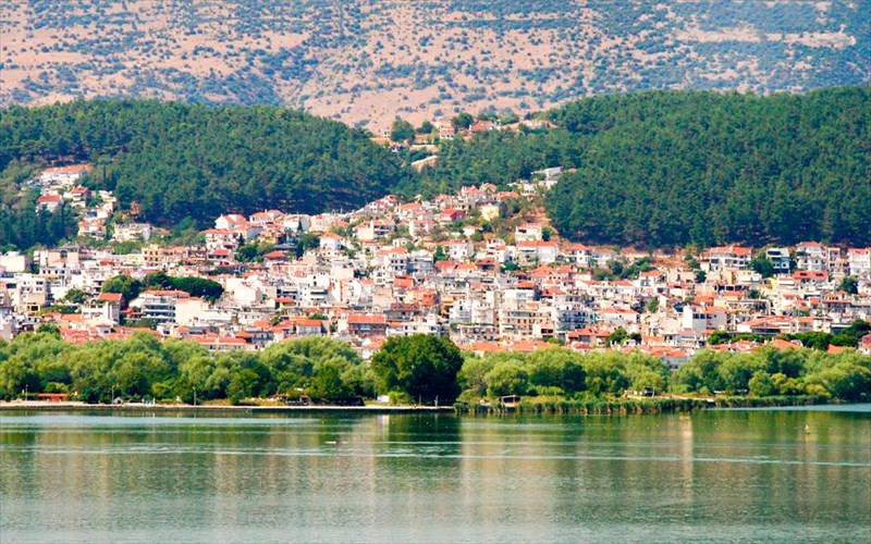 apodrasi-se-tesseris-omorfes-ellinikes-poleis