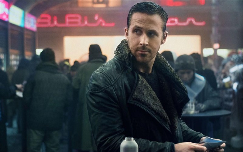 o-denis-villeneuve-thelei-na-epistrepsei-ston-nouar-kosmo-tou-blade-runner