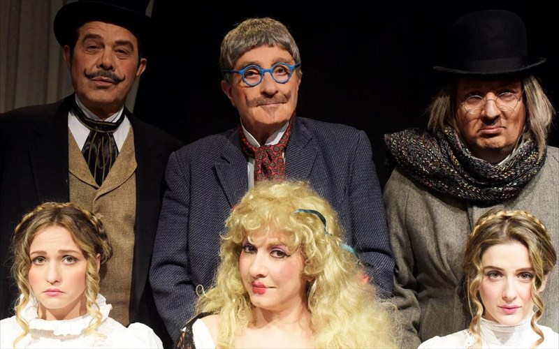 to-theatro-stoa-tima-ton-mpost-kai-anebazei-to-epaggelma-tis-mitros-mou