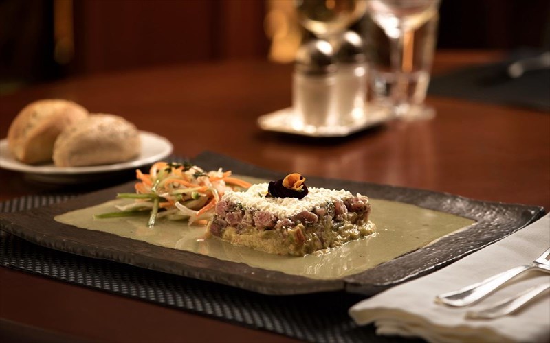 sto-explorers-bar-bistro-fusa-gallikos-aeras-empneusis