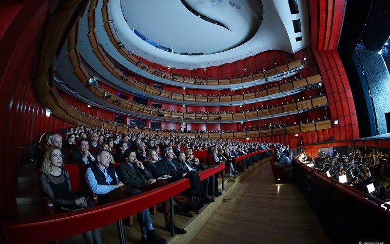 ksekinise-i-propolisi-gia-tis-paragoges-tis-ethnikis-lurikis-skinis-propolisi-gia-tis-paragoges-tis-ethnikis-lurikis-skinis