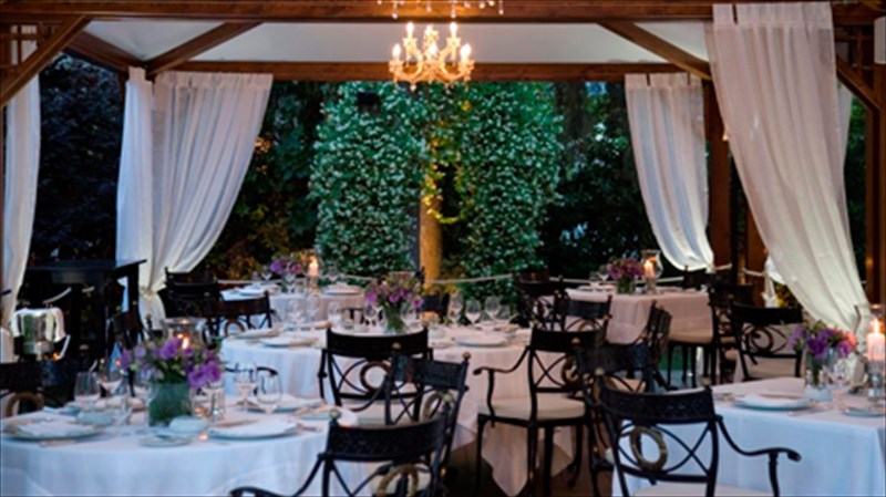 pavilion-prosites-gourmet-geuseis-ston-kipo