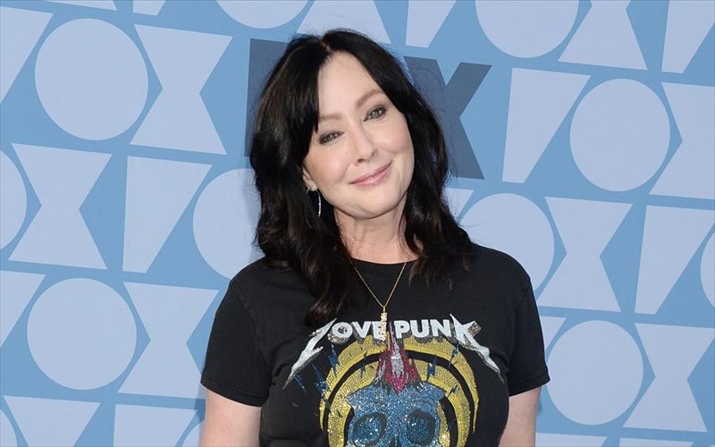 i-shannen-doherty-dinei-nea-maxi-me-ton-karkino