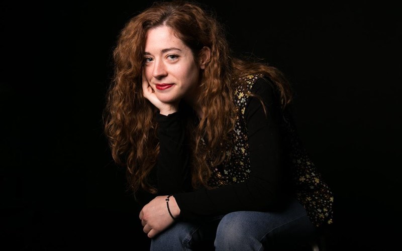 i-katerina-aggelitsa-taksideuei-mia-arxaia-tragodia-sto-simera