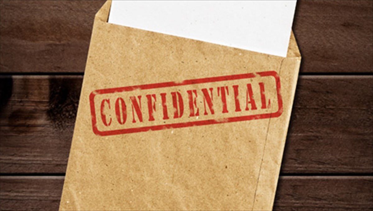 sta-paraskinia-tis-diplomatias-me-ton-tzon-le-kare