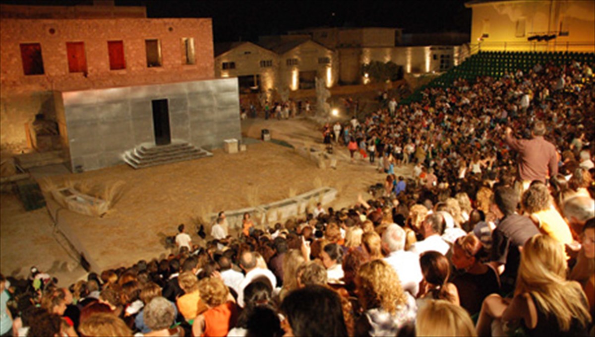 theatrikes-protaseis-sta-aisxuleia-2013-kai-ekdiloseis-me-eleutheri-eisodo