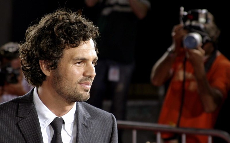 ta-parasita-sti-mikri-othoni-me-ton-mark-ruffalo-upopsifio-protagonisti