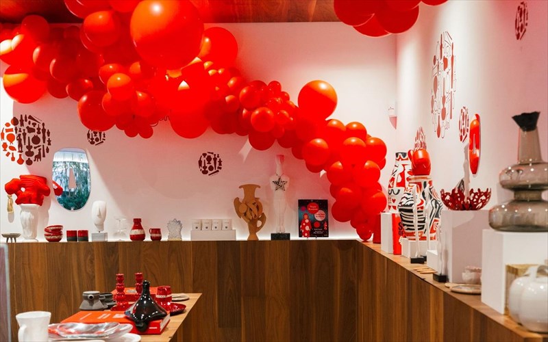 ton-febrouario-to-cycladic-shop-ginetai-kokkino