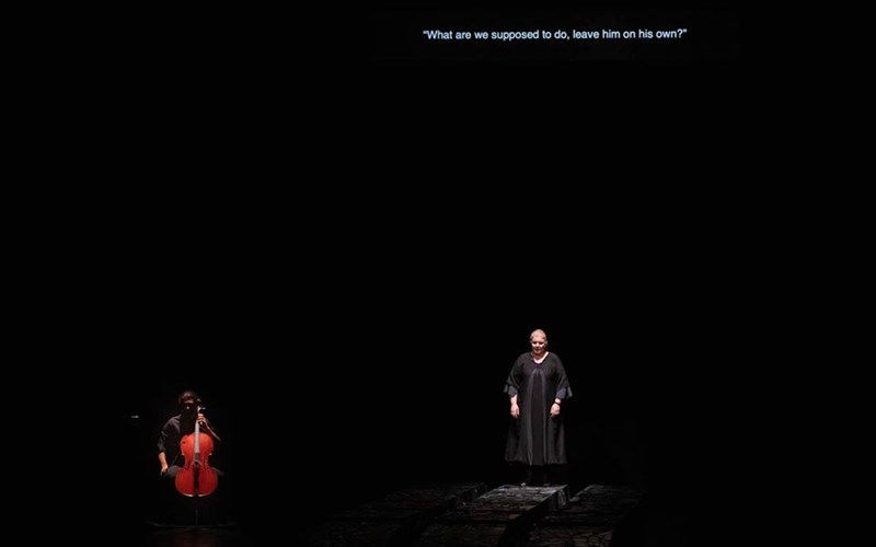 i-kura-tis-ro-tis-katerinas-mperdeka-erikse-aulaia-sto-los-antzeles