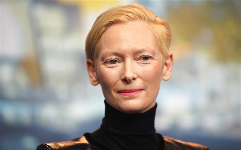i-tilda-swinton-tha-ginei-tileoptiko-parasito