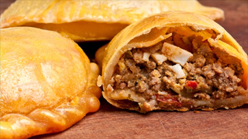 empanada-i-latina-kreatopita-me-ti-diethni-fimi-latina-kreatopita-me-ti-diethni-fimi