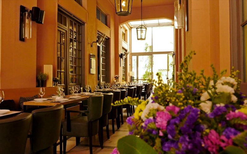 murodies-kai-armura-apo-santorini-erxontai-sto-by-the-glass