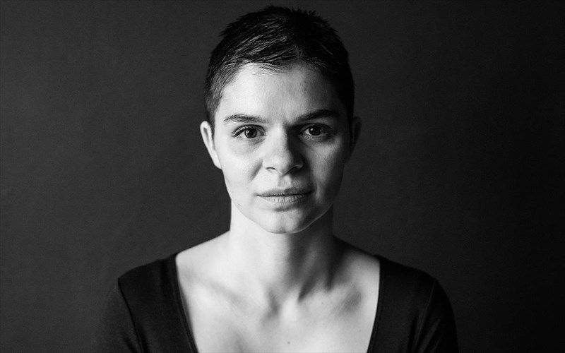 i-alkistis-nikolaidi-agapise-to-theatro-me-gallikes-tainies-kai-sokolatesserano