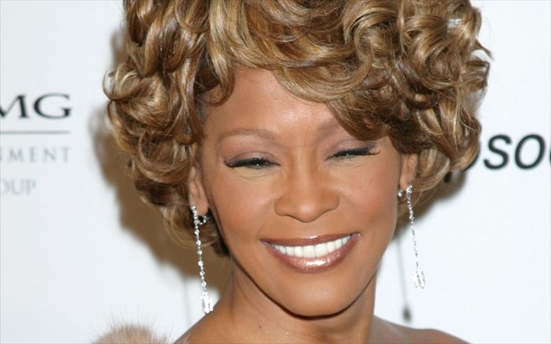 apogoiteuei-i-periodeia-ologrammaton-tis-whitney-houston-periodeia-ologrammaton-tis-whitney-houston
