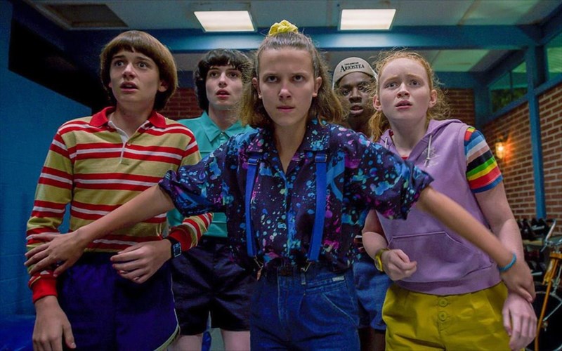 stranger-things-4-proti-matia-sta-gurismata-ton-neon-epeisodion