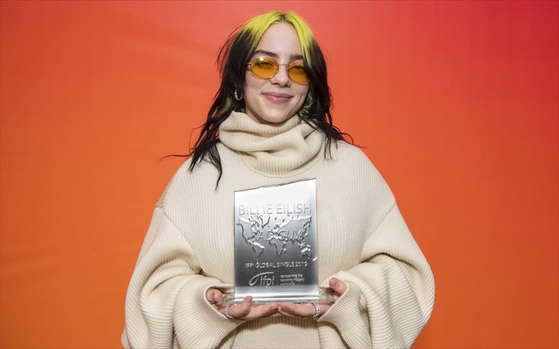 to-bad-guy-tis-billie-eilish-einai-kai-episima-to-tragoudi-tou-2019