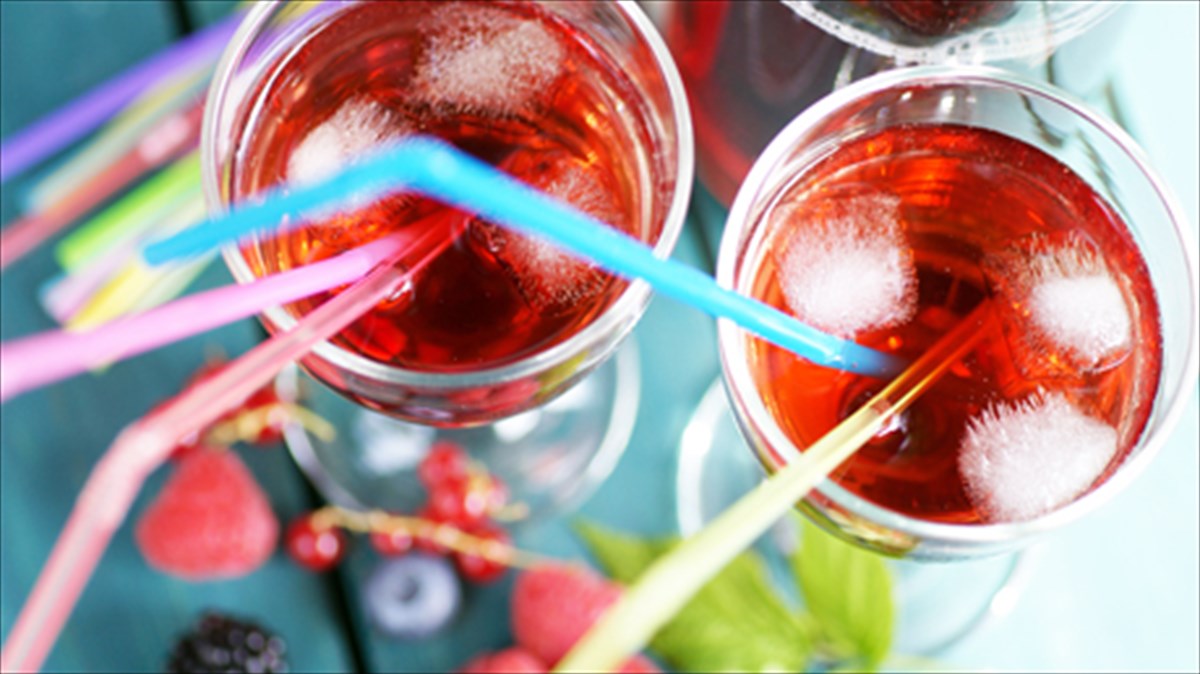 apoxairetiste-to-kalokairi-me-drosera-cocktails-krasiou