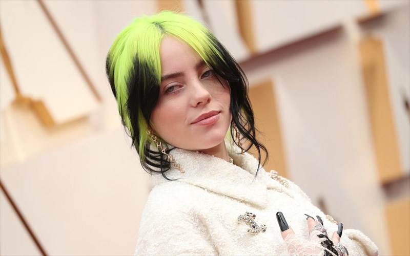 billie-eilish-meinete-mesa-kai-xalaroste-den-erxetai-i-apokalupsi-apokalupsi