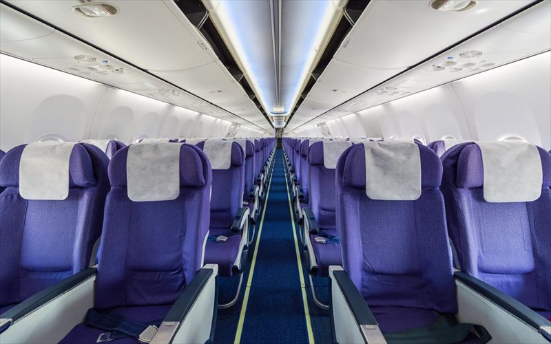 pos-mporoun-na-auksithoun-oi-apostaseis-sta-aeroplana-stin-epoxi-tou-koronoiou