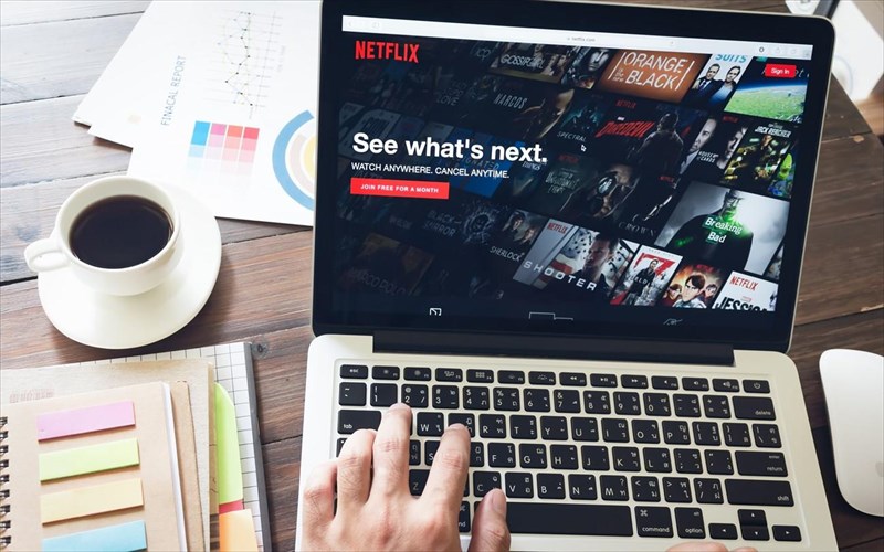 to-netflix-rixnei-tin-poiotita-stin-europi-gia-na-min-katarreusei-to-diadiktuo