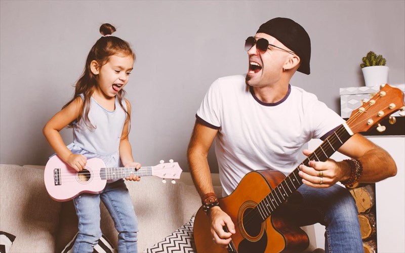 dorean-mathimata-kitharas-apo-tin-gibson-kai-tin-fender