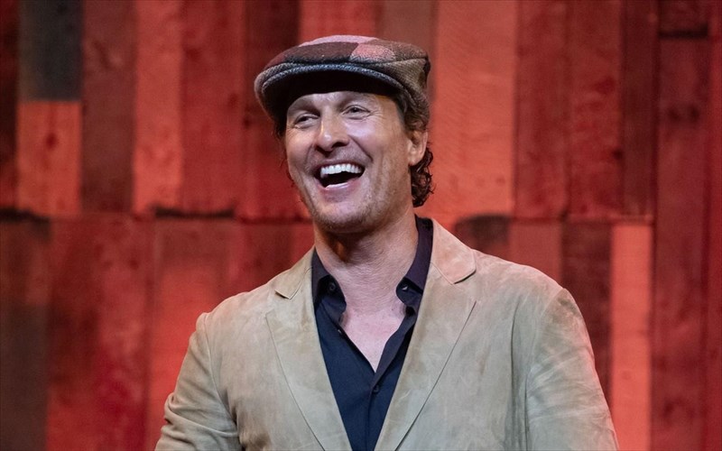 o-matthew-mcconaughey-epaikse-bingo-diadiktuaka-me-ilikiomenous