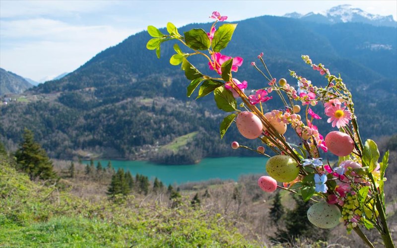 eikones-pou-mosxoboloun-pasxa-apo-olo-ton-kosmo