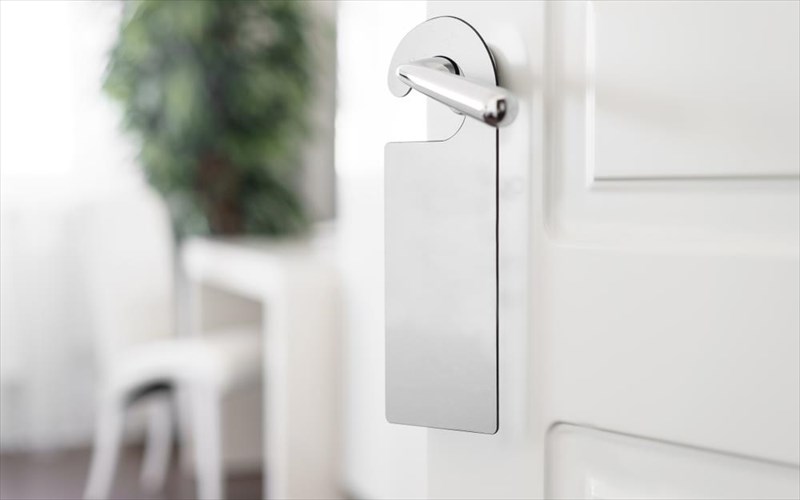 poso-exoun-adeiasei-ta-ksenodoxeia-logo-koronoiou