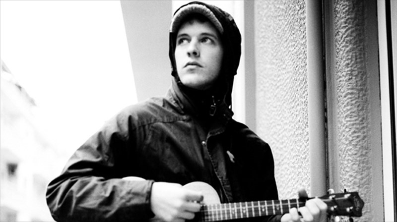 polupolitismiko-neo-aima-ston-stauro-tou-notou