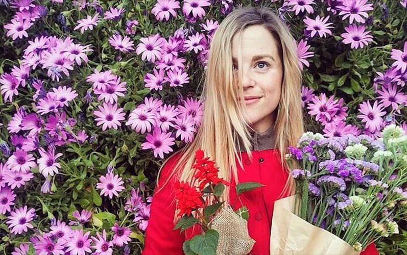 i-karantina-petuxe-tin-iobi-fragkatou-eroteumeni