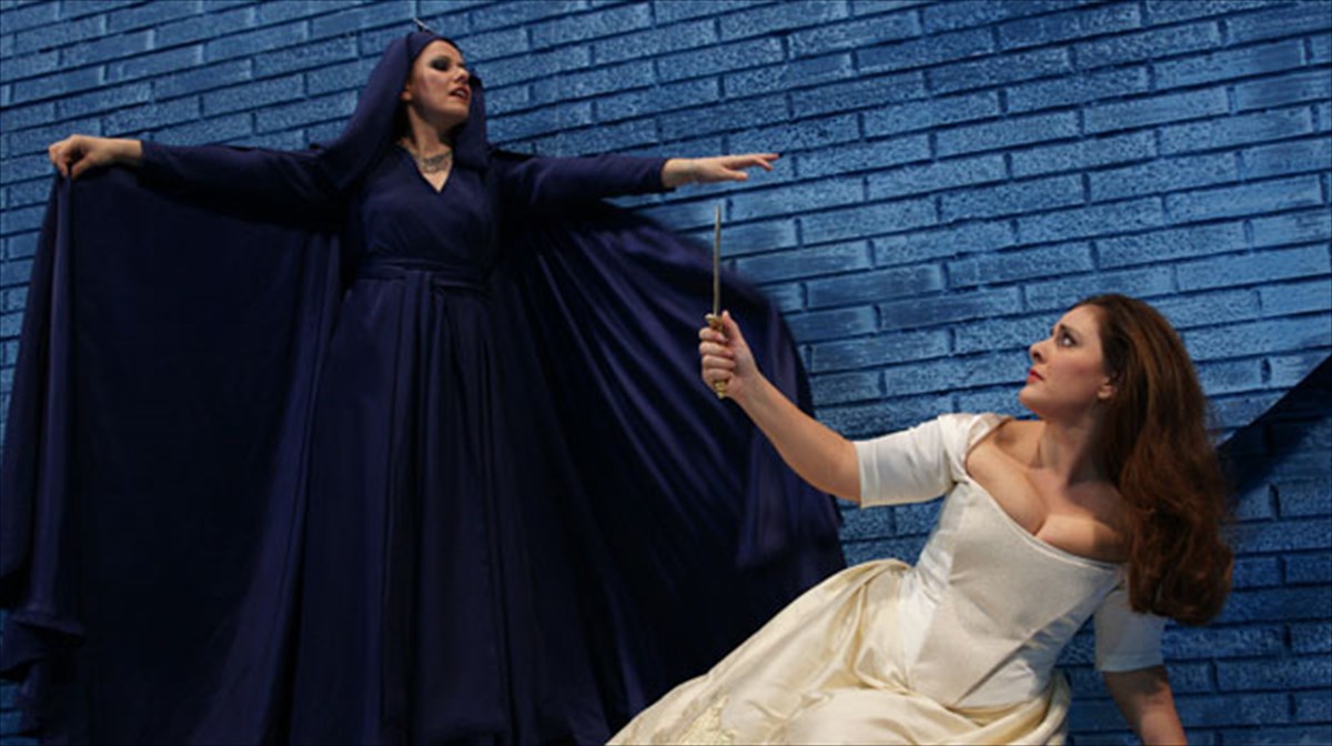 o-magikos-aulos-apo-tin-ethniki-luriki-skini