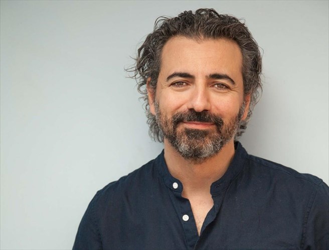 o-leuteris-giobanidis-einai-o-neos-kallitexnikos-dieuthuntis-tou-dimotikou-theatrou-peiraia-neos-kallitexnikos-dieuthuntis-tou-dimotikou-theatrou-peiraia