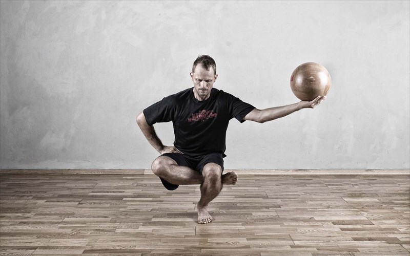 enter-tou-idrumatos-onasi-ta-nea-erga-ton-rootlessroot-kekatou-kai-foniadaki-stin-karantina