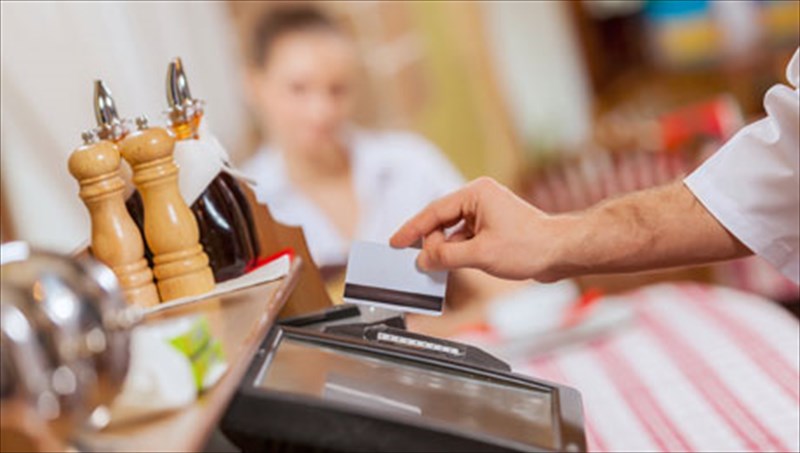 oi-pio-prosfates-taksidiotikes-apates-kai-pos-na-tis-apofugete