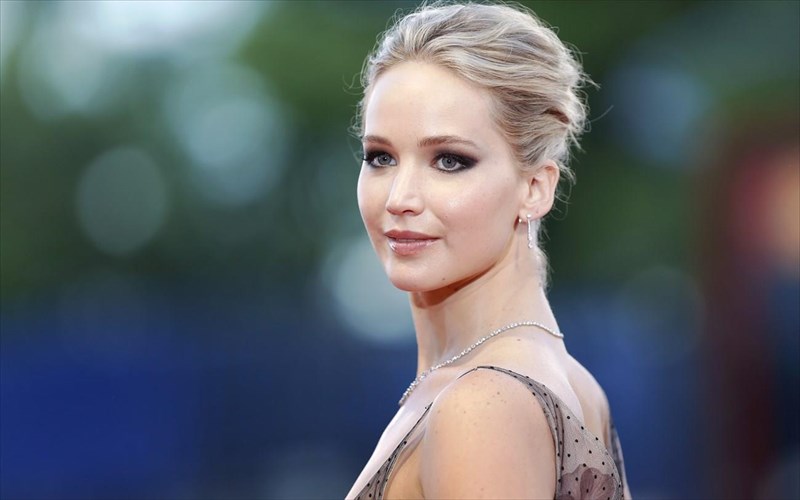 ta-2-apla-mustika-tis-Jennifer-lawrence-gia-na-murizete-uperoxa-oli-mera-xoris-aroma-apla-mustika-tis-Jennifer-lawrence-gia-na-murizete-uperoxa-oli-mera-xoris-aroma