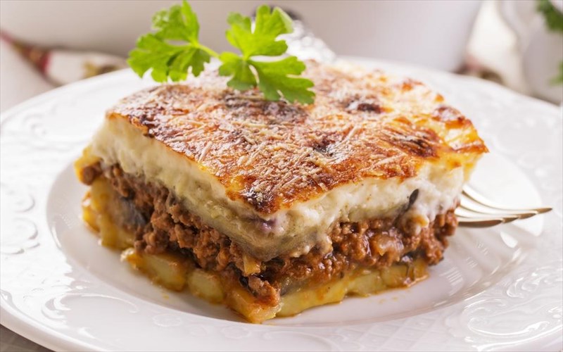 deka-piata-tis-ellinikis-kouzinas-me-pagkosmia-apixisi