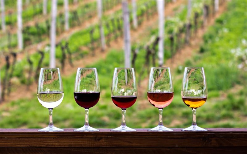 giati-ftunoume-to-krasi-tis-geusignosias