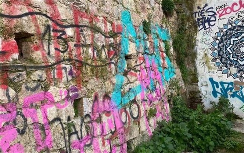 dimos-athinaion-antigkrafiti-epixeirisi-sta-anafiotika