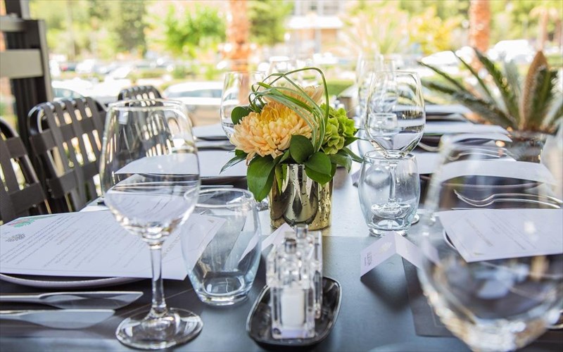 to-blends-epistrefei-upeuthuna