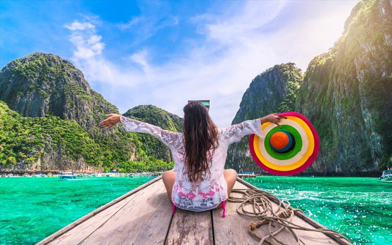 pos-eksasfalizei-tin-asfaleia-ton-taksidioton-i-tailandi-tailandi