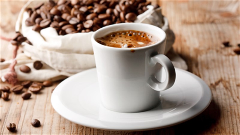 kafes-mia-istoria-agapis-kai-misous-pou-krataei-xronia