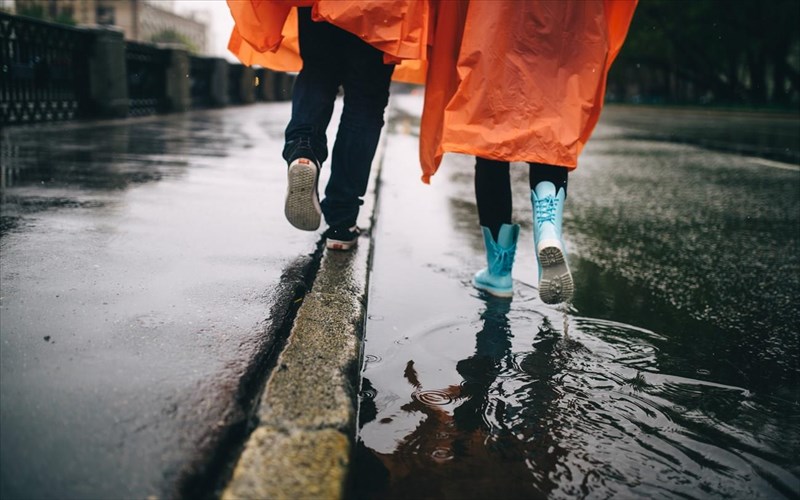 erxontai-broxes-kataigides-kai-xalazoptoseis