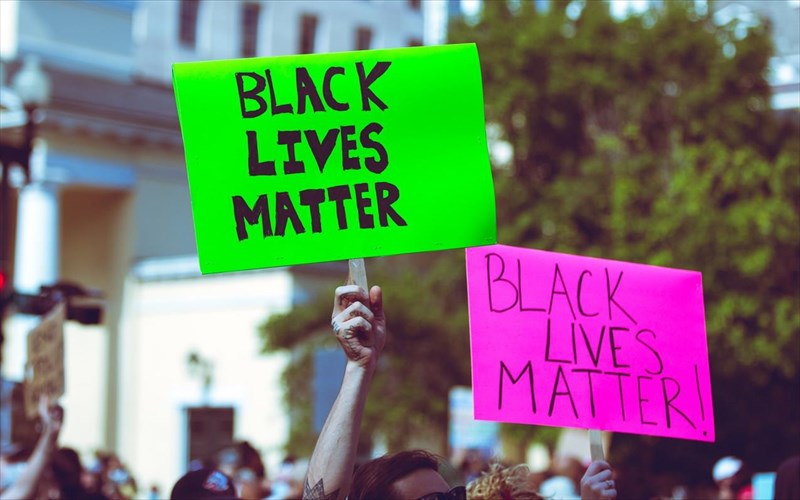 ariana-grande-Jamie-foxx-halsey-John-cussack-diadilonoun-gia-ton-george-floyd