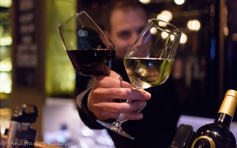 deipno-geusignosias-erxetai-sto-roof-garden-tou-monk-wine-bar