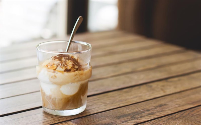 affogato-espresso-freddo-ftiaxnoume-ton-pio-drosistiko-kafe-tou-kalokairiou-me-pagoto