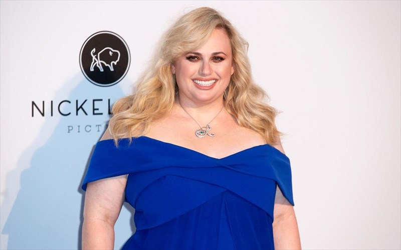 ekthambotiki-kai-ananeomeni-i-rebel-wilson-rebel-wilson