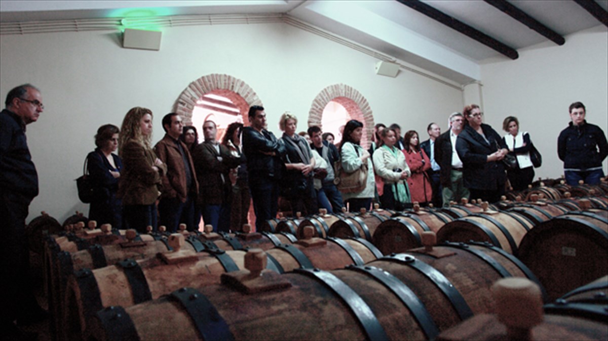 kuriakatiki-apodrasi-me-to-house-of-wine