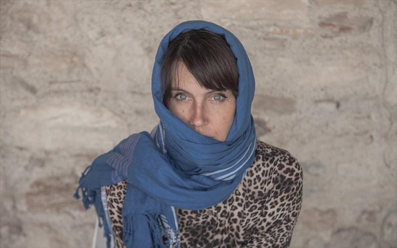 dimotiko-theatro-peiraia-oli-i-poli-mia-mousiki-poli-mia-mousiki